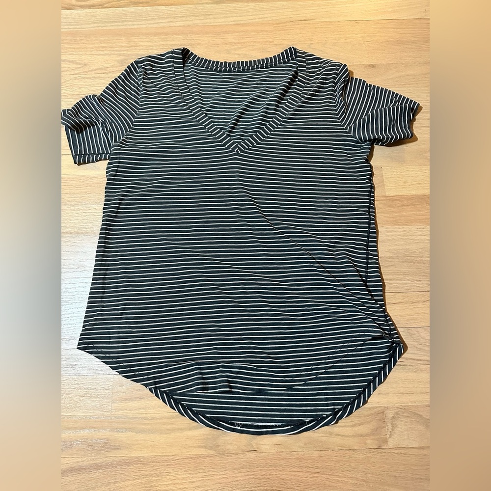 Lululemon v neck, short sleeve t shirt